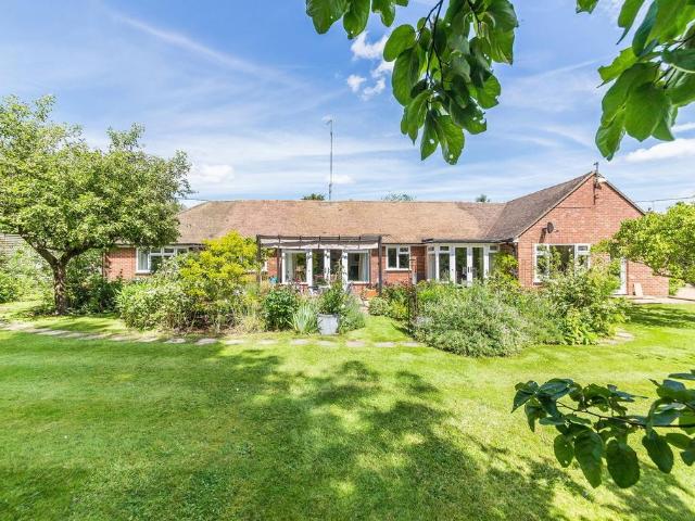 Bungalow for sale in Berrick Salome, Oxfordshire