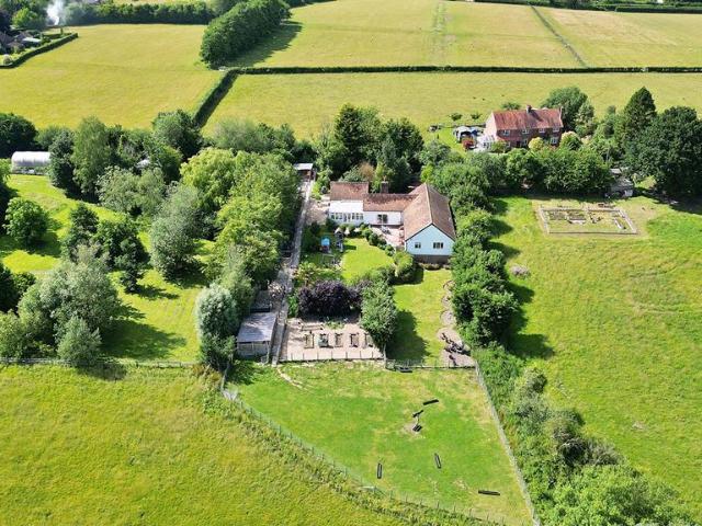 Bungalow for sale in Bridgefield, Kent
