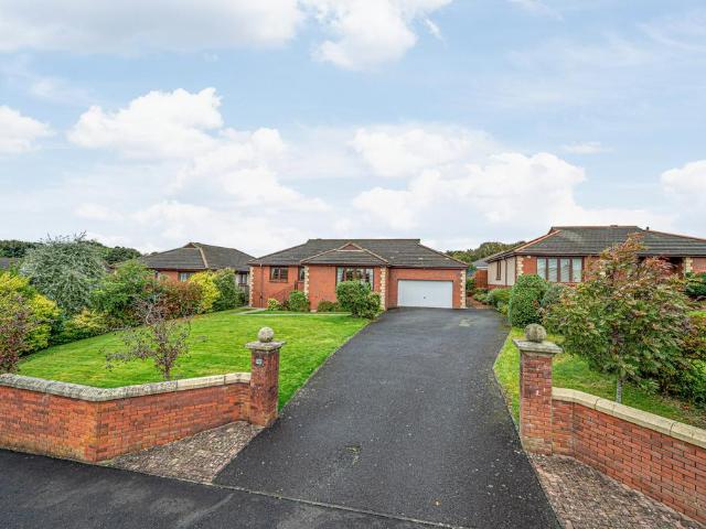 Bungalow for sale in Gowkhall, Fife