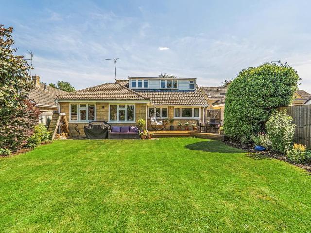 Bungalow for sale in Blunsdon, Broad Blunsdon
