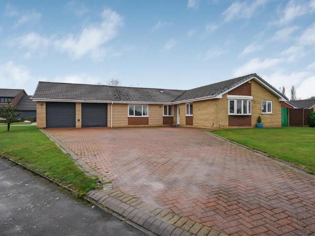 Bungalow for sale in Lilford, Wigan