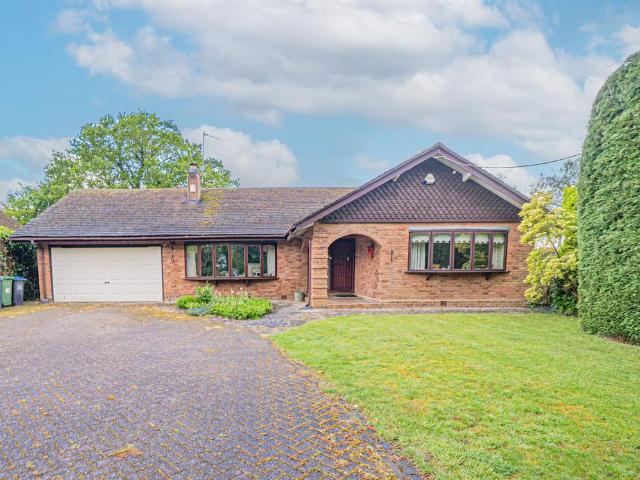 Bungalow for sale in Wroxall, Green Close