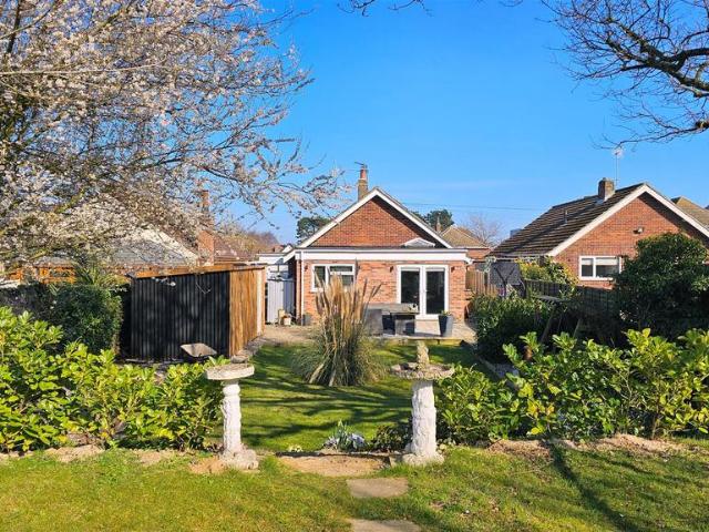 Bungalow for sale in Hopton-on-Sea, Stokesby
