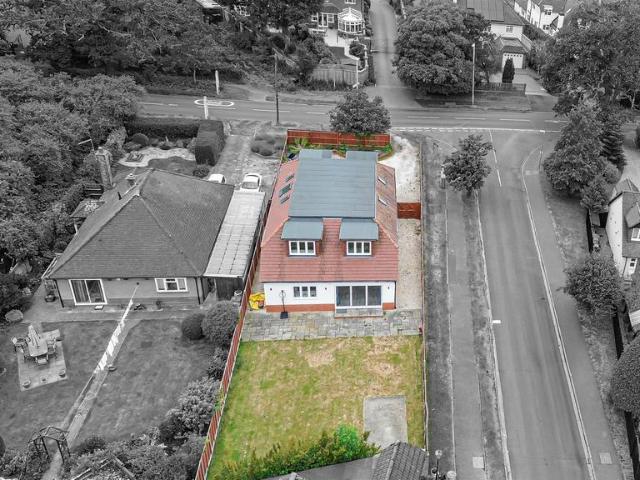 Bungalow for sale in How Wood, Five Acres