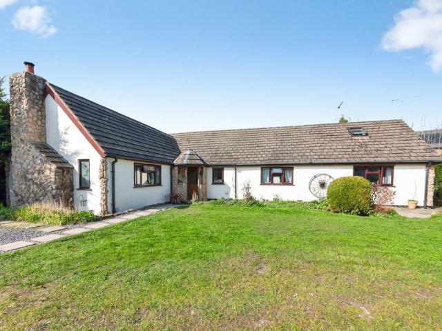 Bungalow for sale in Alltami, Bryn Mawr