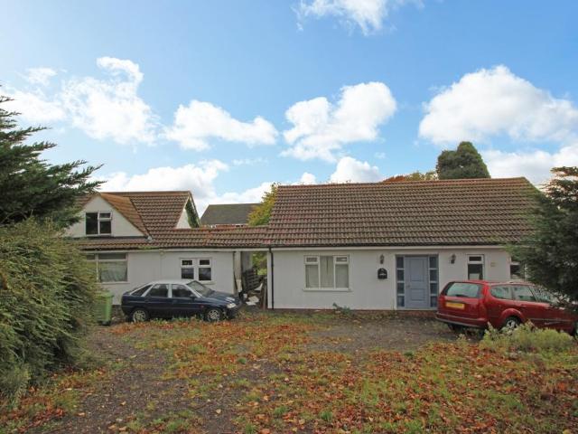 Bungalow for sale in Burrow's Bush, Wellingborough