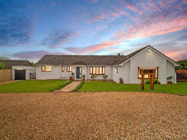 Bungalow for sale in Barton Stacey, Hampshire