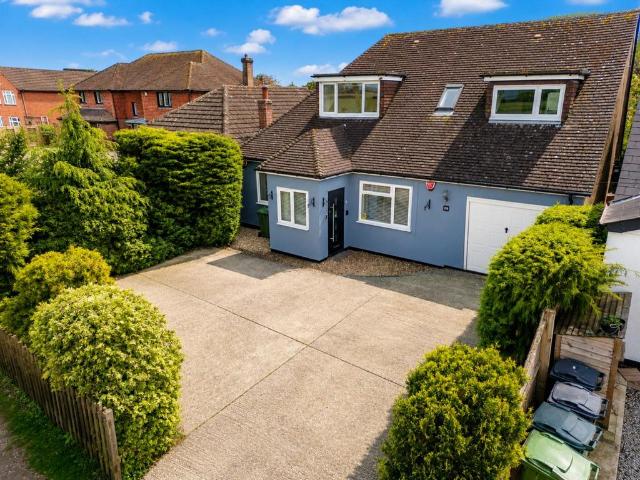 Bungalow for sale in Stubbs Cross, Bridgefield
