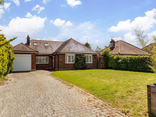 Bungalow for sale in Three Bridges, Glynde