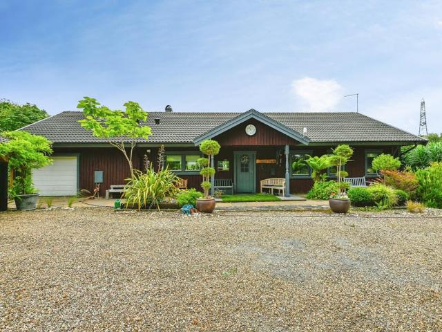 Bungalow for sale in Middleton, Brookville
