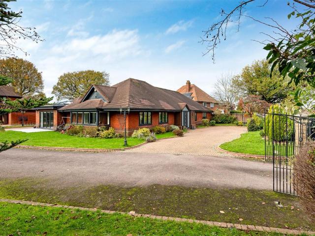 Bungalow for sale in Tettenhall, West Midlands