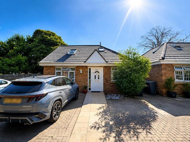 Bungalow for sale in London Borough of Ealing, Greenford