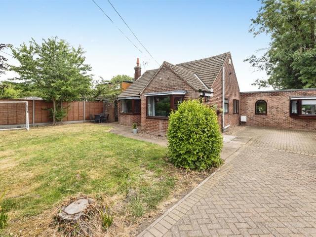Bungalow for sale in Hemingbrough, North Yorkshire