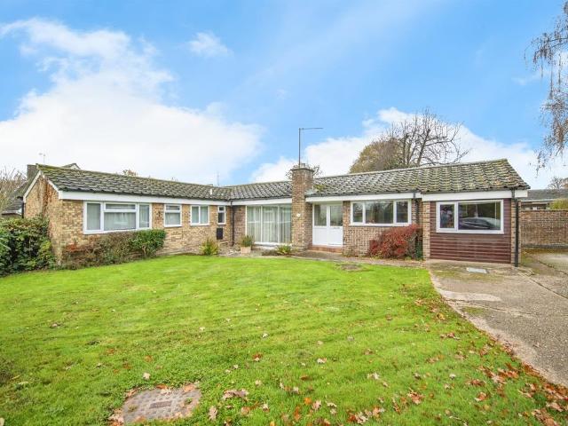 Bungalow for sale in Highwoods, Colchester