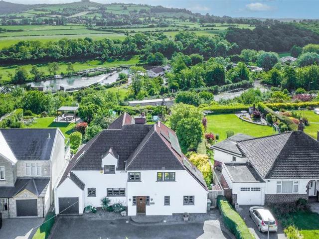 House for sale in Saltford, Bath And North East Somerset