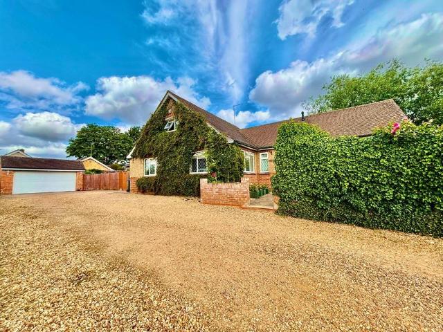 Bungalow for sale in Wootton, Northamptonshire