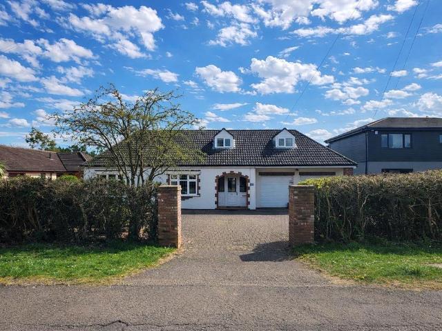Bungalow for sale in Rushden