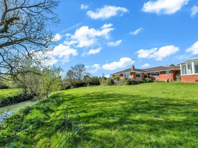 Bungalow for sale in Shipston on Stour, Alderminster