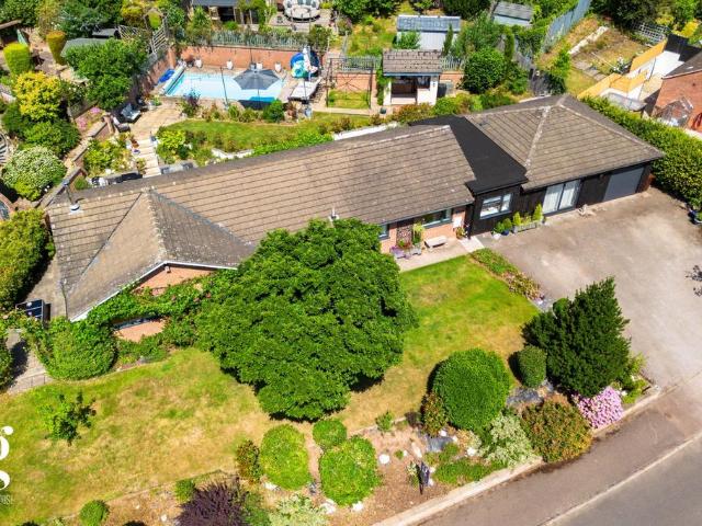 Bungalow for sale