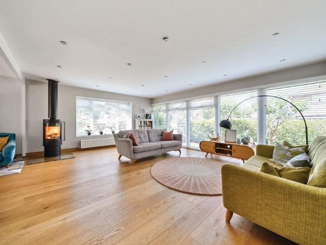 Bungalow for sale in The Butts, Kent