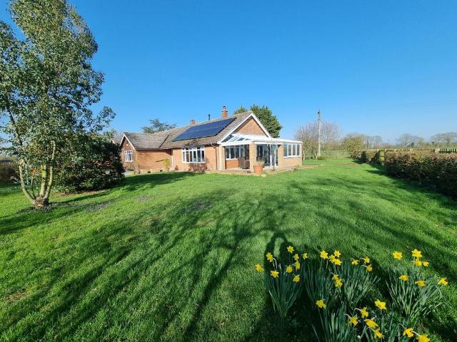 Bungalow for sale in Eastbridge, Suffolk