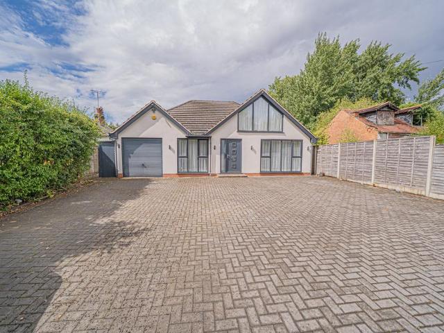 Bungalow for sale in Monkspath, West Midlands