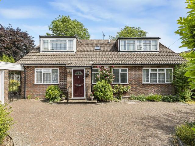 Bungalow for sale in The Butts, Kent