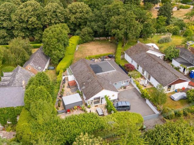Bungalow for sale in Chalfont St. Peter, Denham