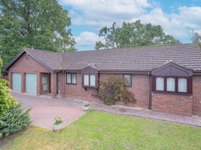 Bungalow for sale in Forthampton, Worcestershire