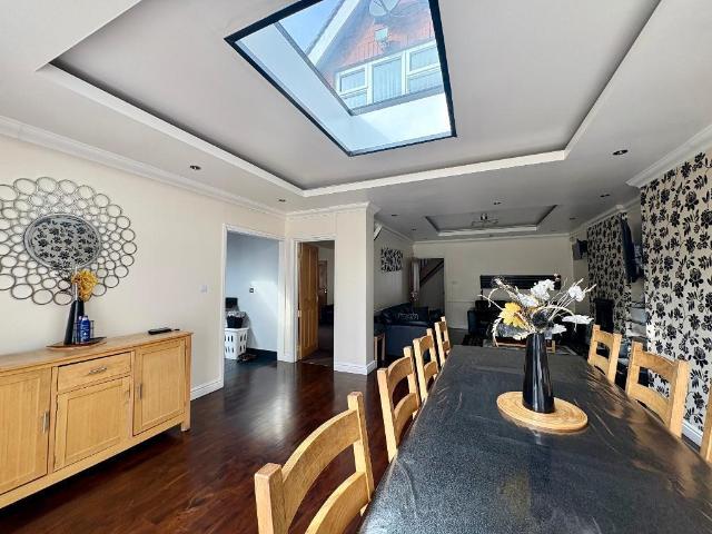 Bungalow for sale in Spring Park, Luton