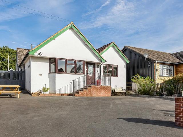 Bungalow for sale in Berrick Salome, Oxfordshire