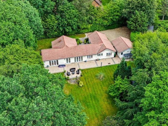 Bungalow for sale in Nettleden with Potten End, Pouchen End