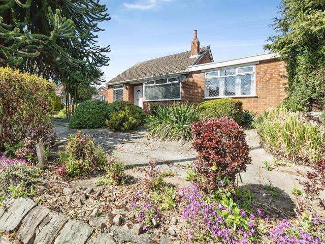 Bungalow for sale in Churwell, West Yorkshire