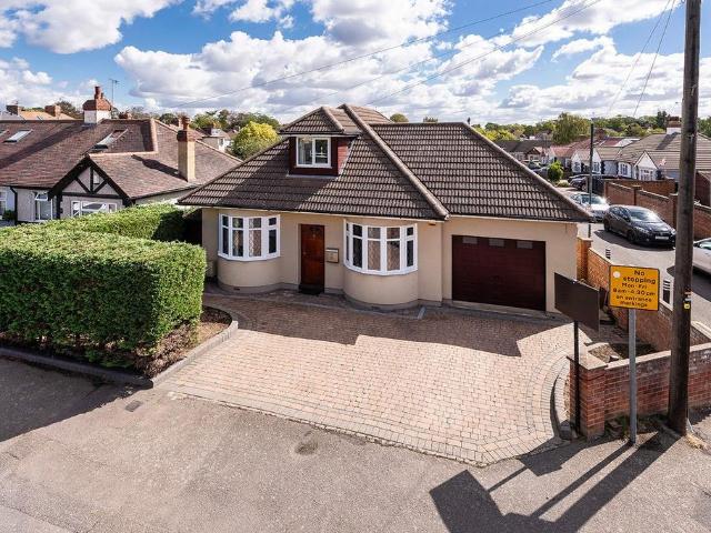 Bungalow for sale in Barnehurst, Greater London