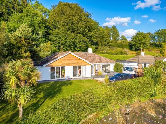 Bungalow for sale