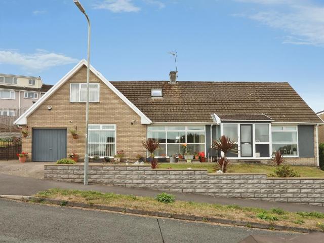 Bungalow for sale in Llantrisant, Wales