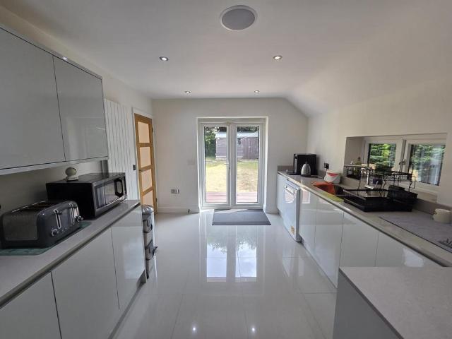 Bungalow for sale in London Borough of Croydon, Kenley