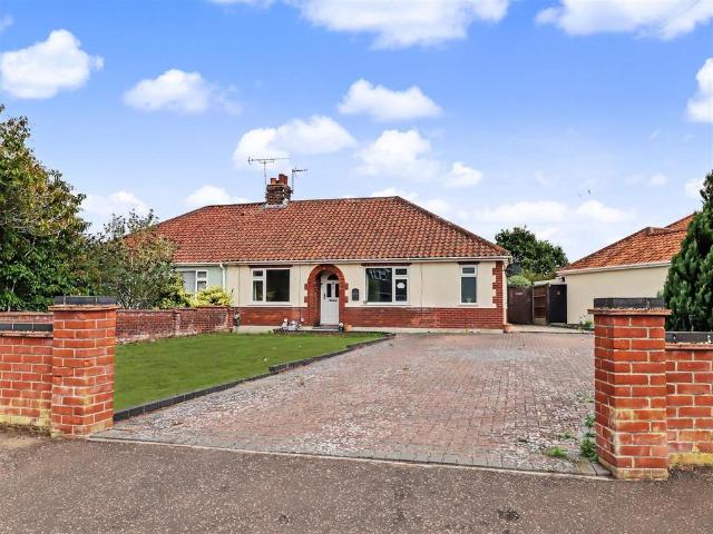 Bungalow for sale in Crostwick, Norfolk