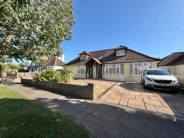 Bungalow for sale in Little Common, Heathlands