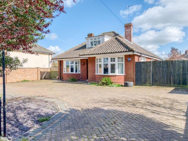 Bungalow for sale in Hoveton, Comers