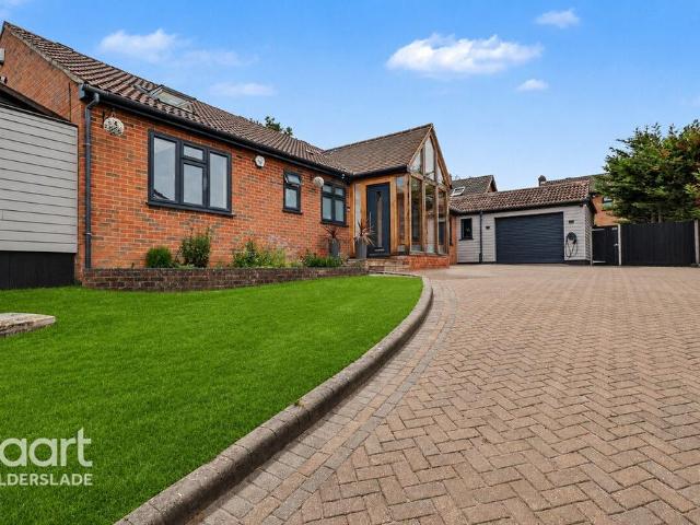 Bungalow for sale in Luton, Chatham