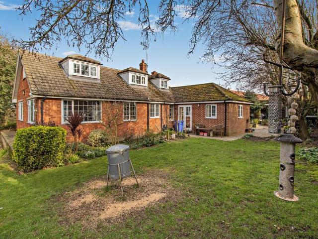 Bungalow for sale in Wadworth, South Yorkshire