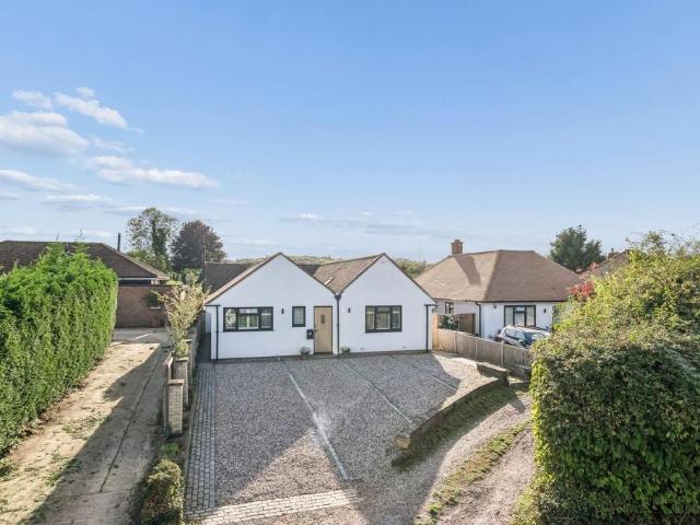 Bungalow for sale in Gosmore, North Hertfordshire