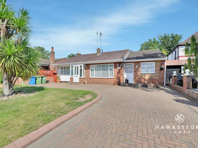 Bungalow for sale in Chalkwell, Oad Street