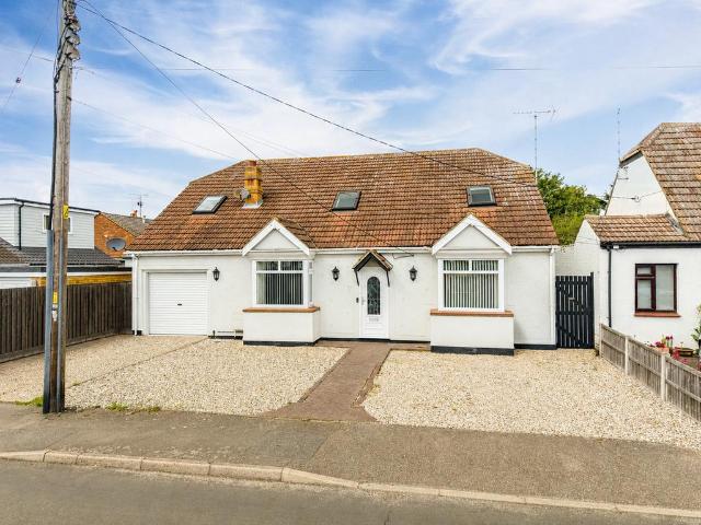 Bungalow for sale in Hawkwell, Barling