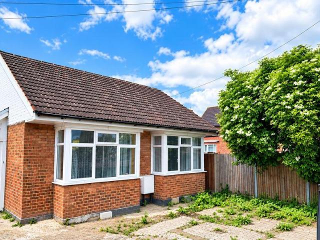 Bungalow for sale in London Borough of Hillingdon, Greater London