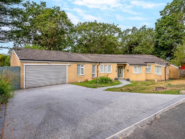 Bungalow for sale in Greater London