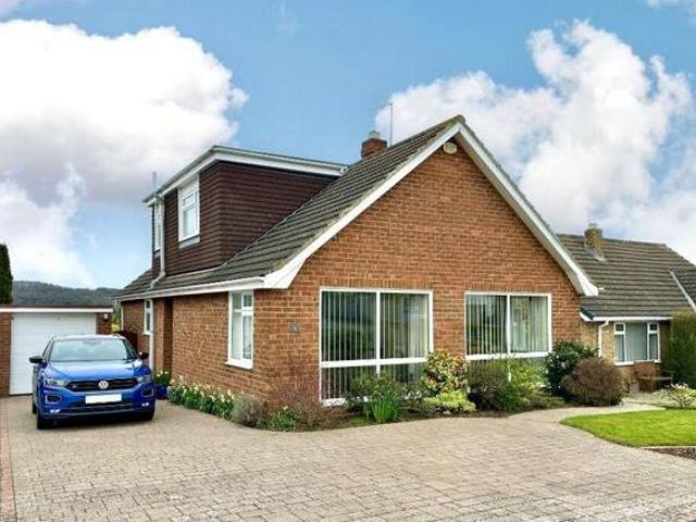 House for sale in Hutton Village, Guisborough