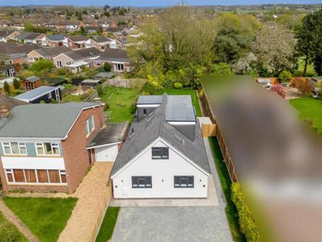 House for sale in Green Close, Warwickshire