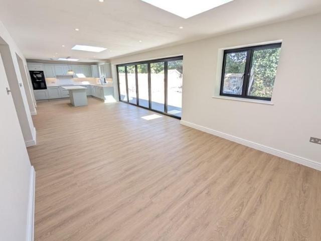 House for rent in West End, Heol-las